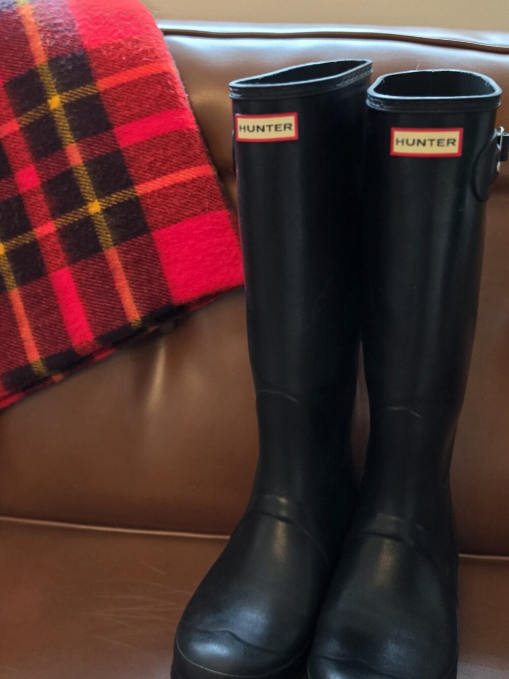 Hunter Black Tall Rain Boots - Classic Waterproof Boots